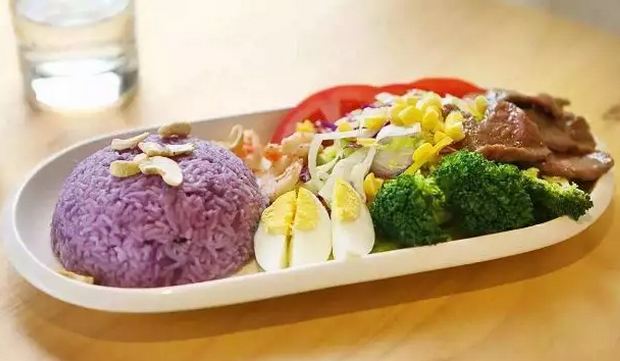 高端低價消費均增長，餐飲差異化競爭成新戰(zhàn)場