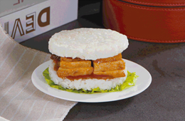  聯(lián)手老牌經(jīng)銷商，樂肴居米漢堡引爆便利店渠道