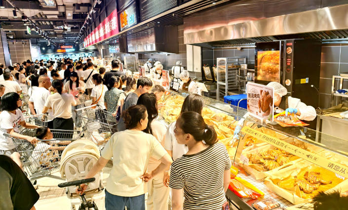 熟食加工區(qū)大調改，誰在推動超市的“煙火氣”革命？